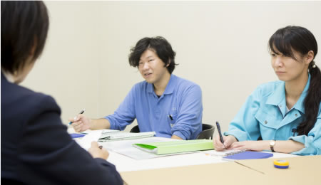 設計メンバーの打ち合わせ・企画の様子